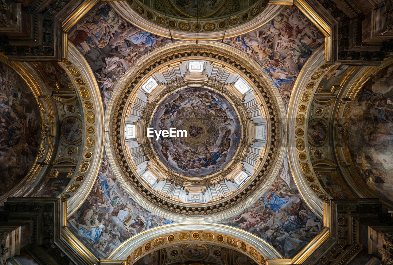 LOW ANGLE VIEW OF CEILING OF CHURCH