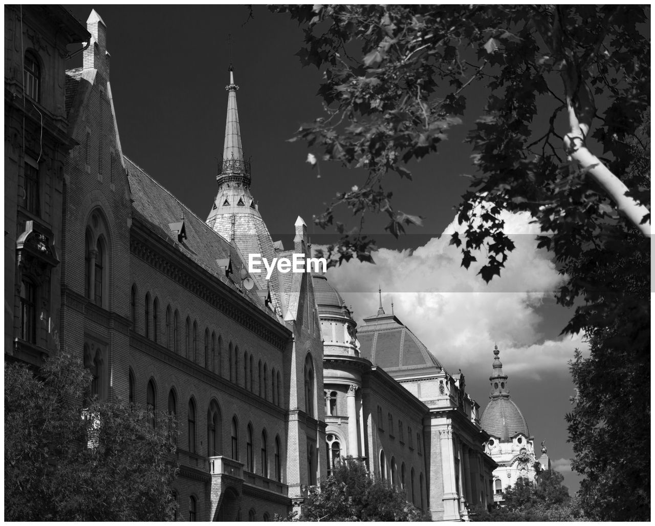 LOW ANGLE VIEW OF CHURCH AGAINST SKY