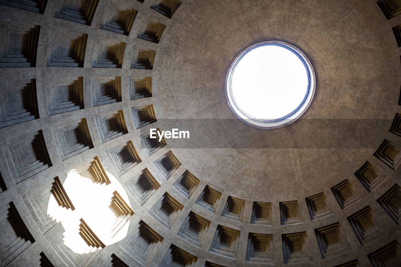 Directly below shot of skylight in pantheon