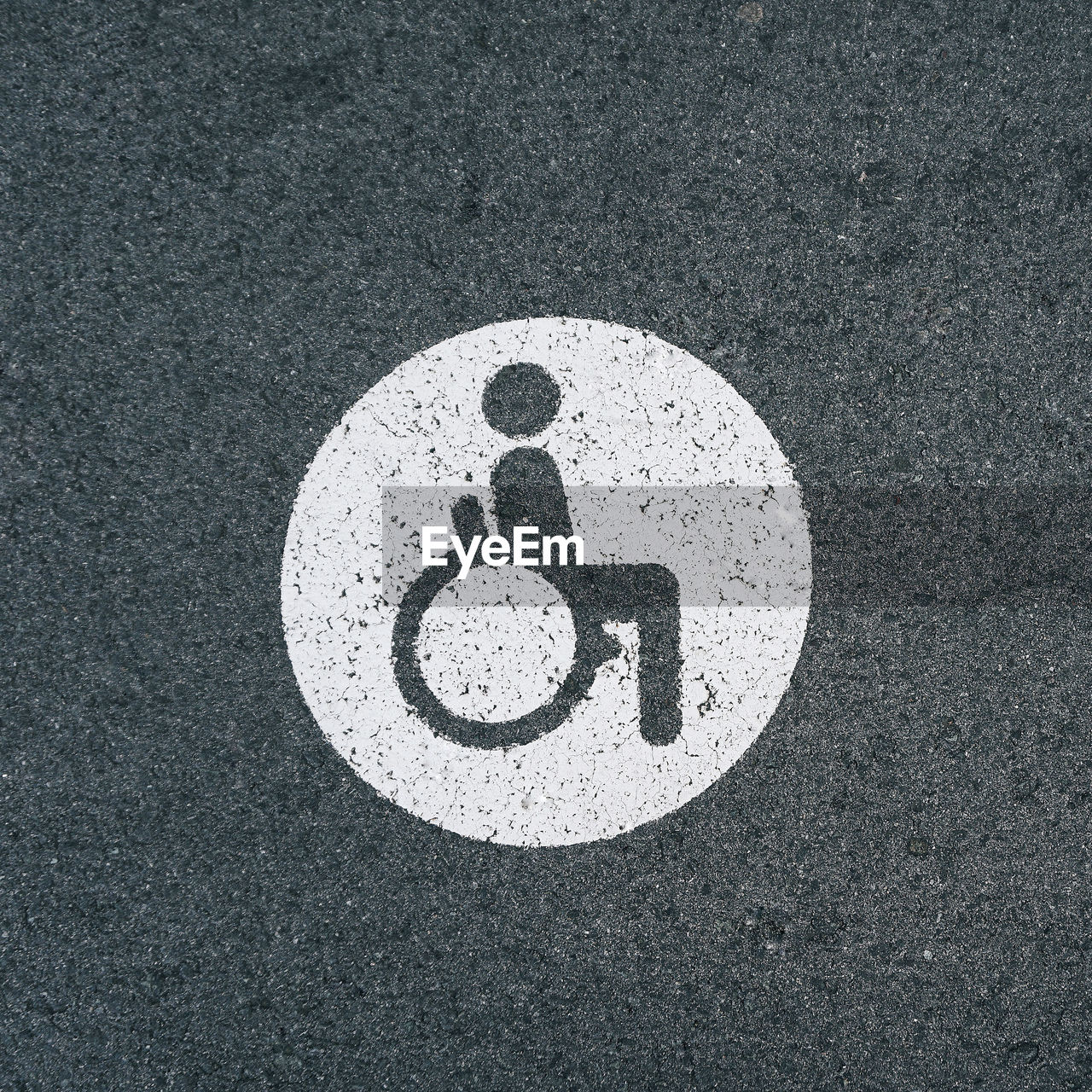 Wheelchair traffic signal