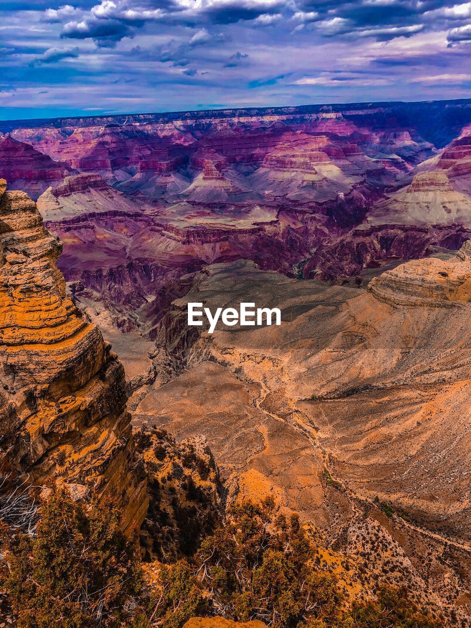 Looking down into the grand canyon 