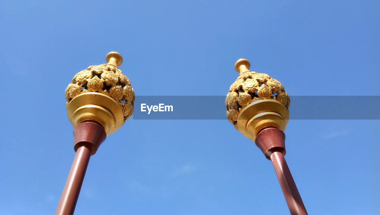 LOW ANGLE VIEW OF COMMUNICATIONS TOWER AGAINST SKY