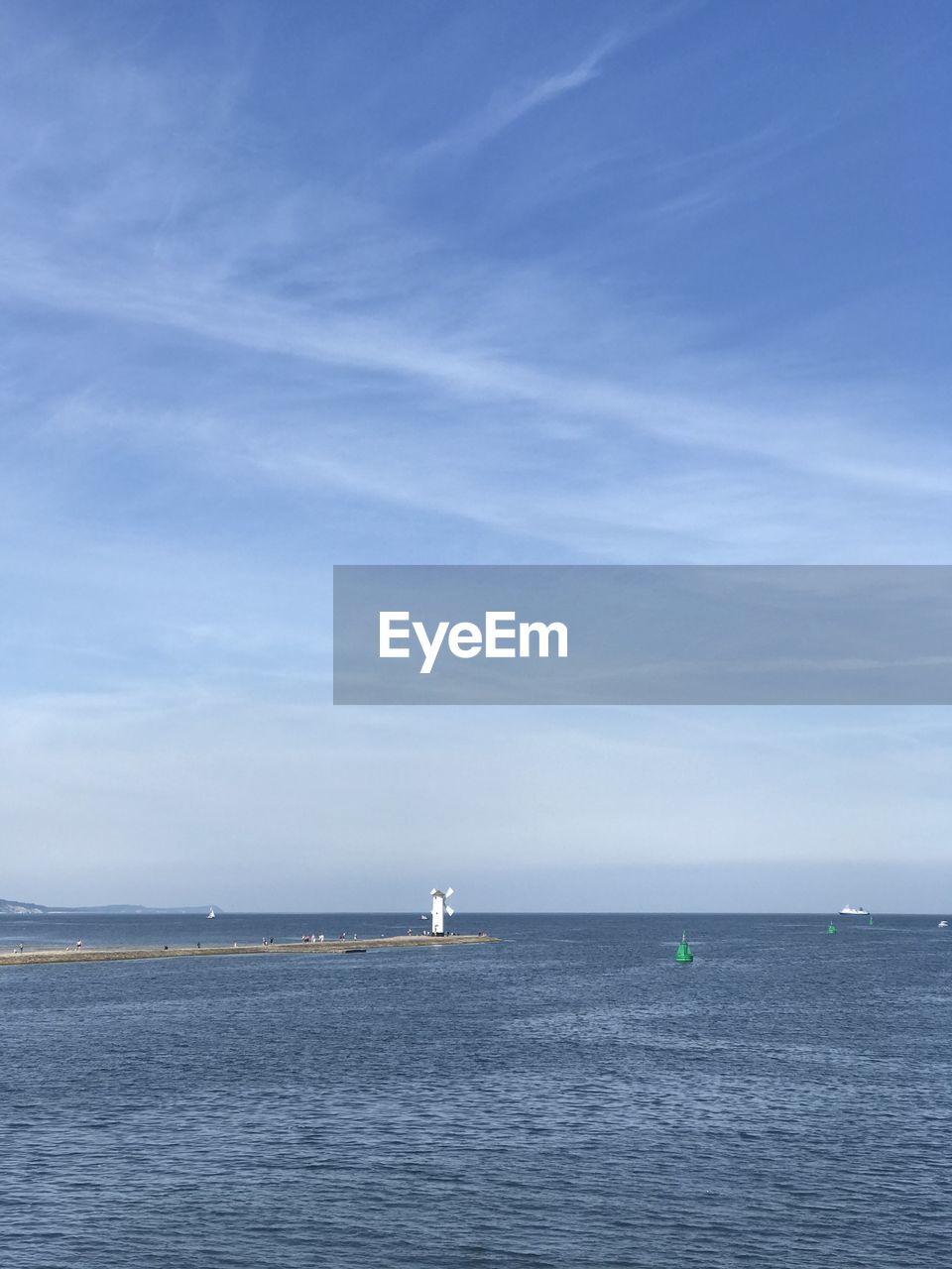 SAILBOAT IN SEA AGAINST SKY