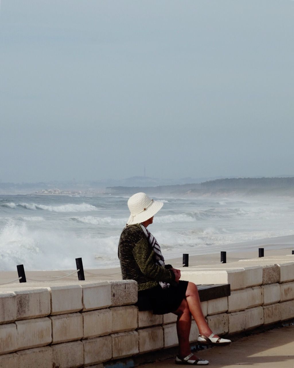 VIEW OF SEA AGAINST CLEAR SKY