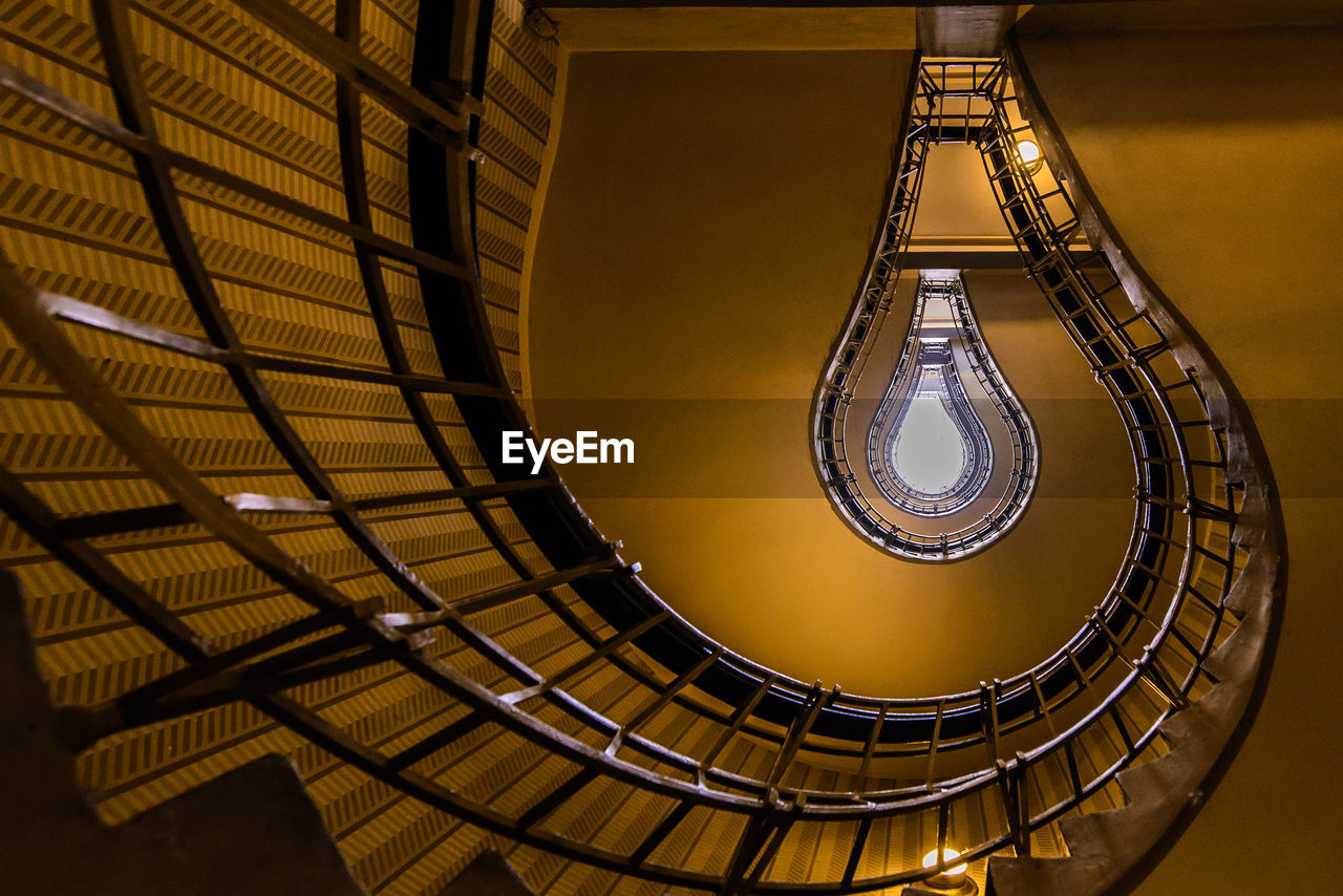 CLOSE-UP OF SPIRAL STAIRCASE