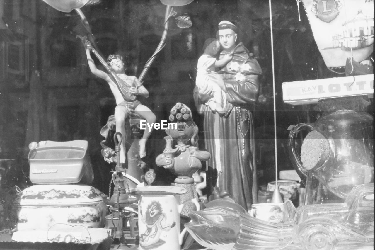 STATUES IN KITCHEN