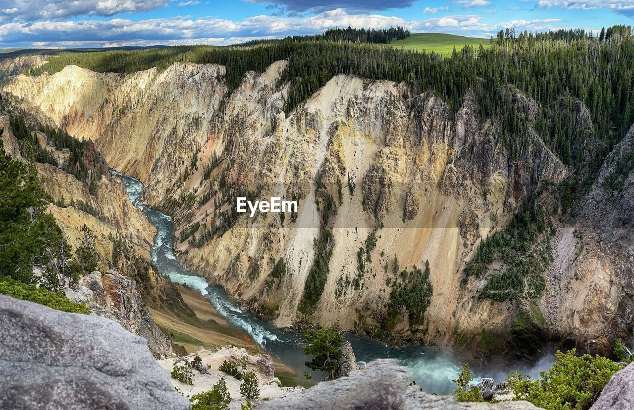 Yellowstone canyon 