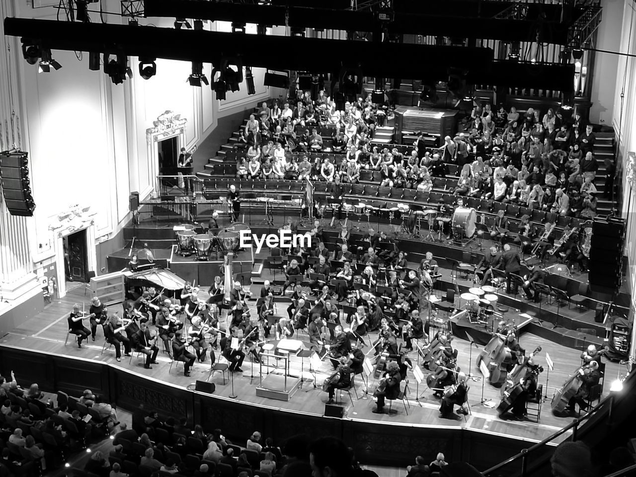 PANORAMIC VIEW OF CROWD AT CONCERT