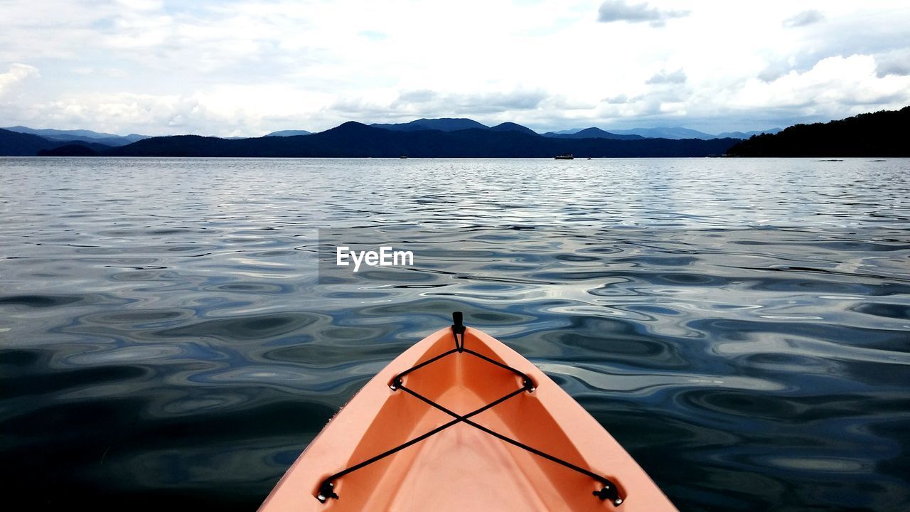 BOAT SAILING IN SEA