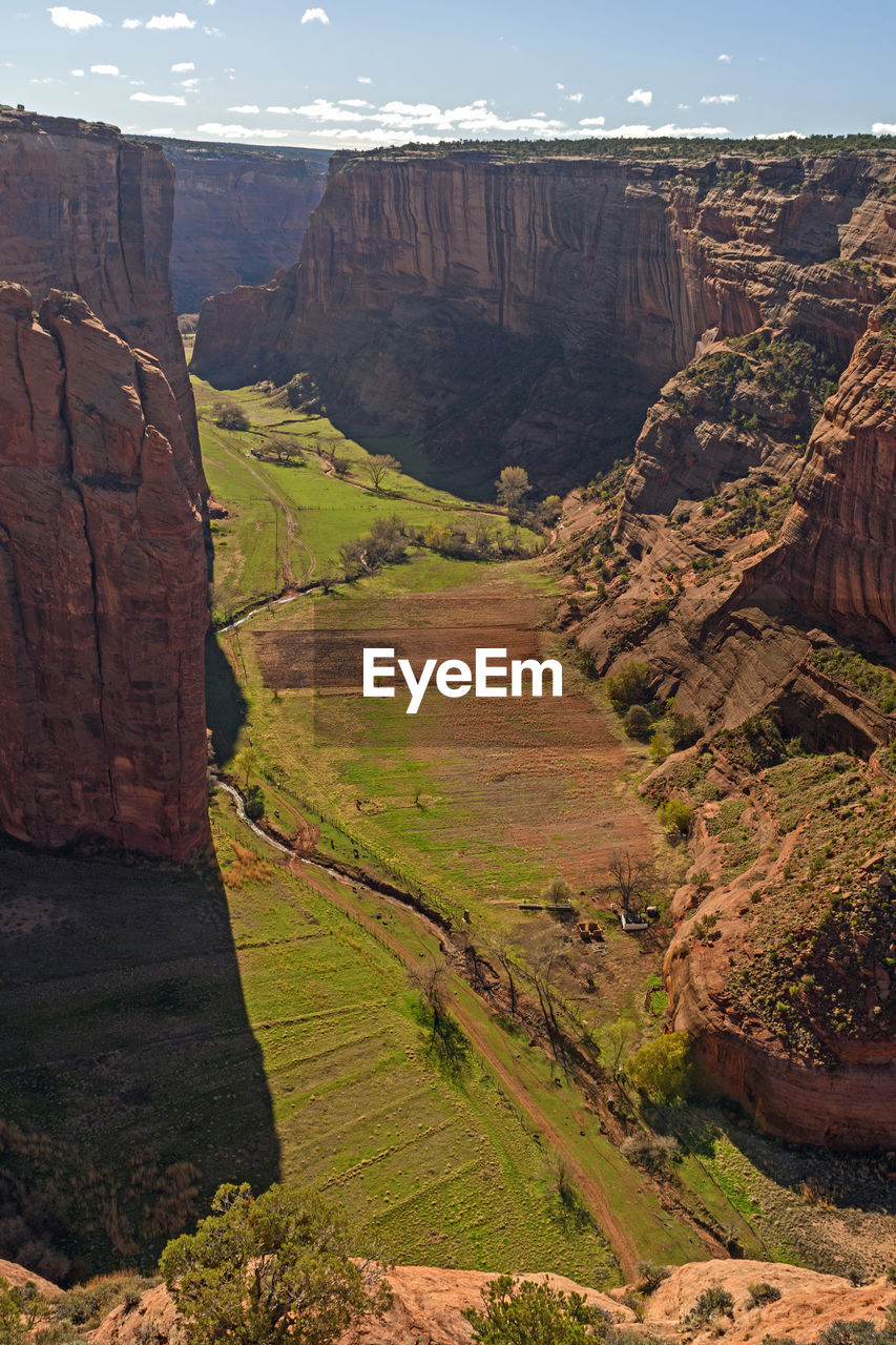 Morning light in black rock canyon in canyon de chelly national monument in arizona