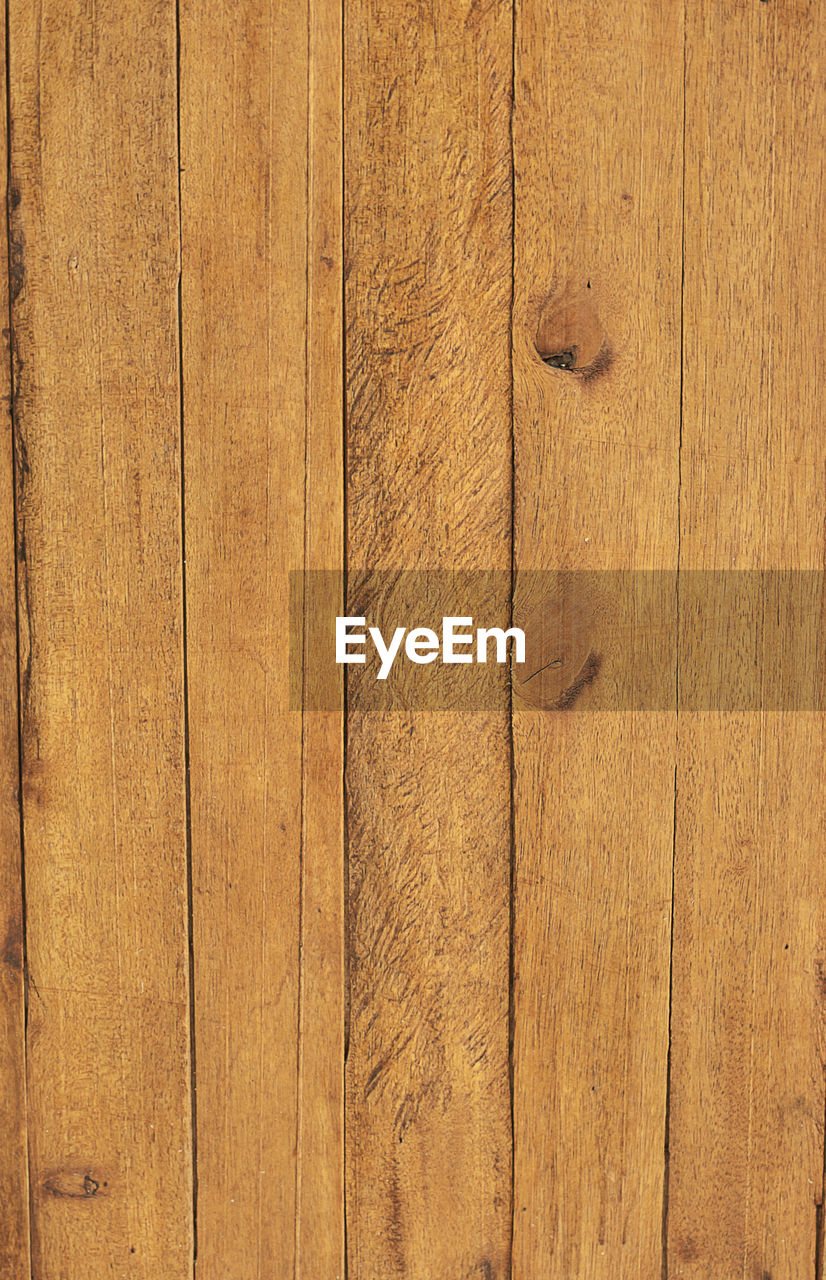 FULL FRAME SHOT OF WOODEN PLANKS