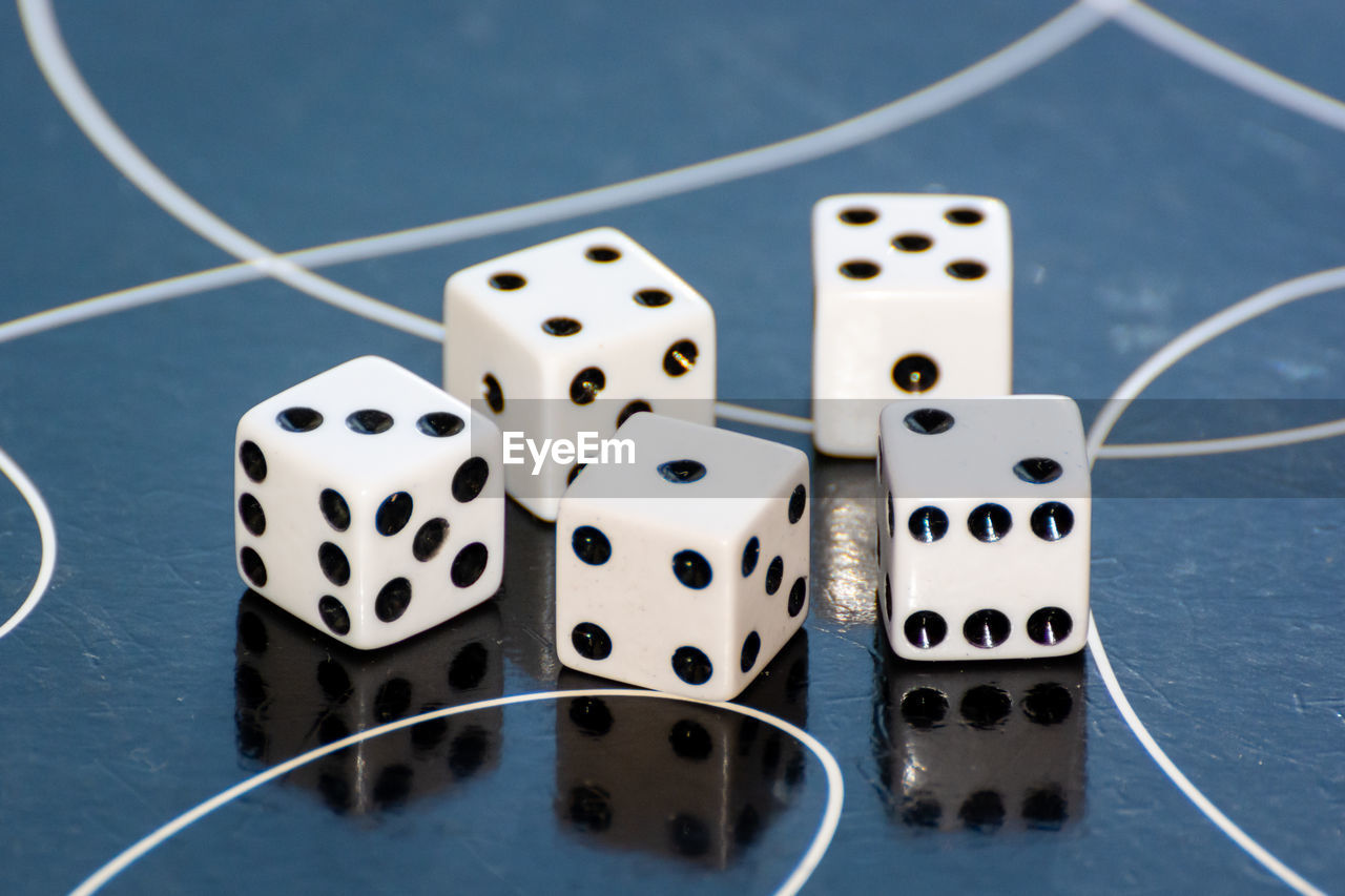 HIGH ANGLE VIEW OF OBJECTS ON TABLE AT HOME