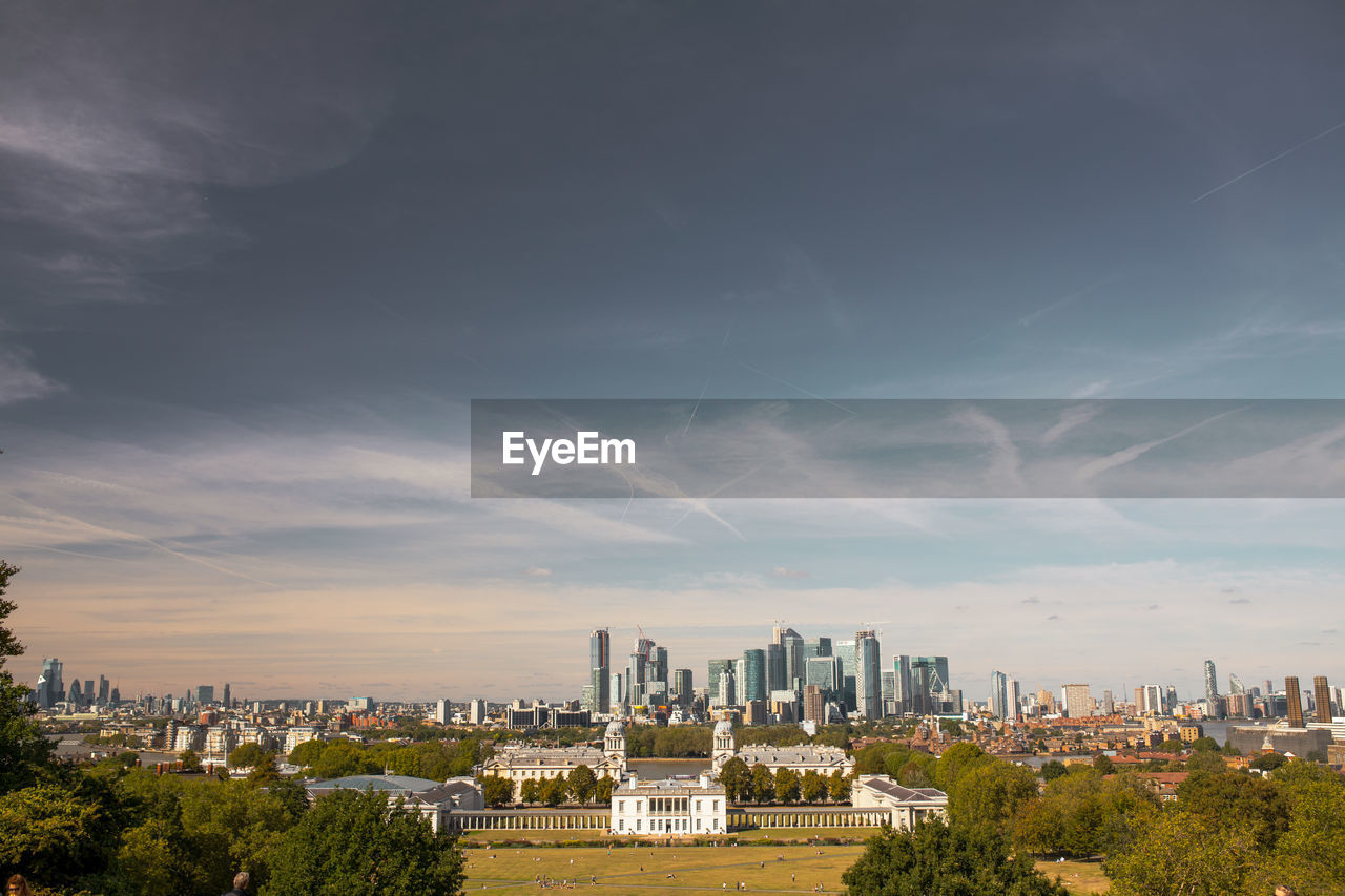 VIEW OF BUILDINGS IN CITY