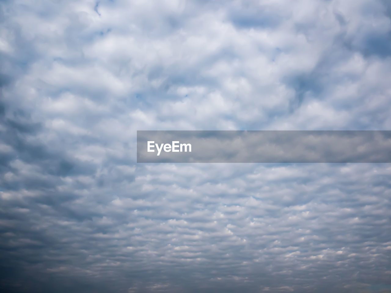 LOW ANGLE VIEW OF DRAMATIC SKY