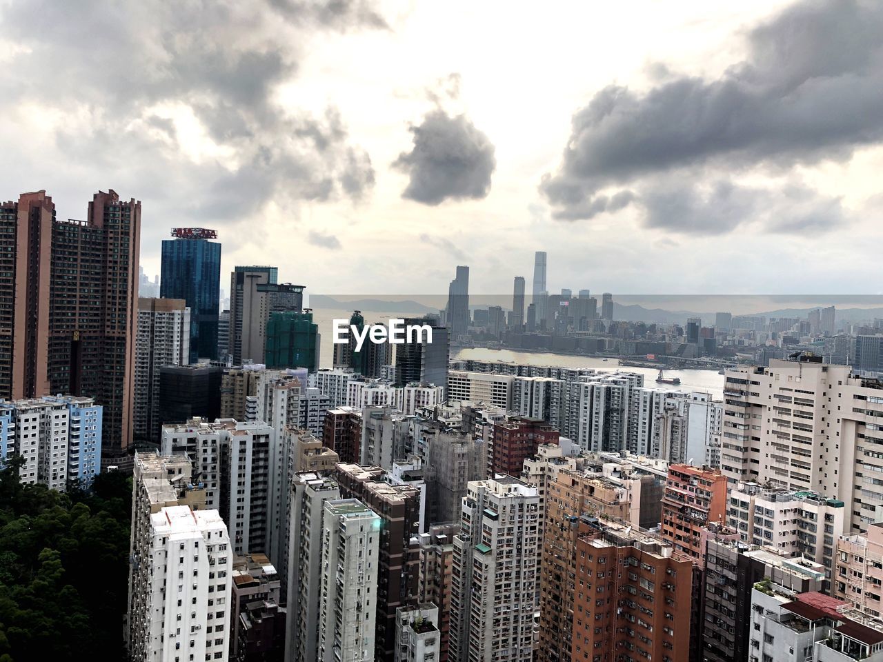 BUILDINGS IN CITY AGAINST SKY