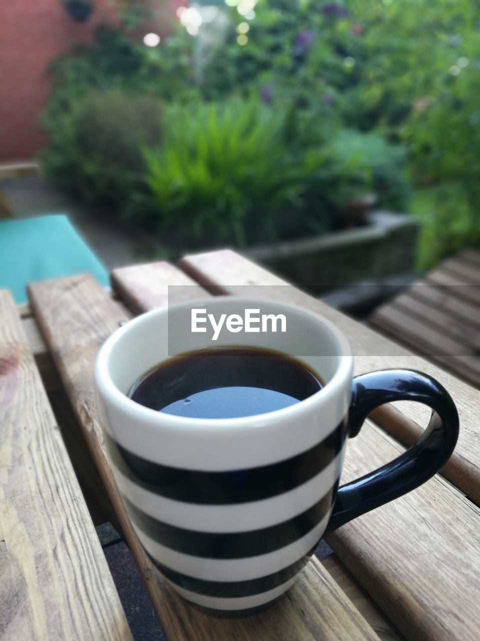 CLOSE-UP OF CUP OF COFFEE