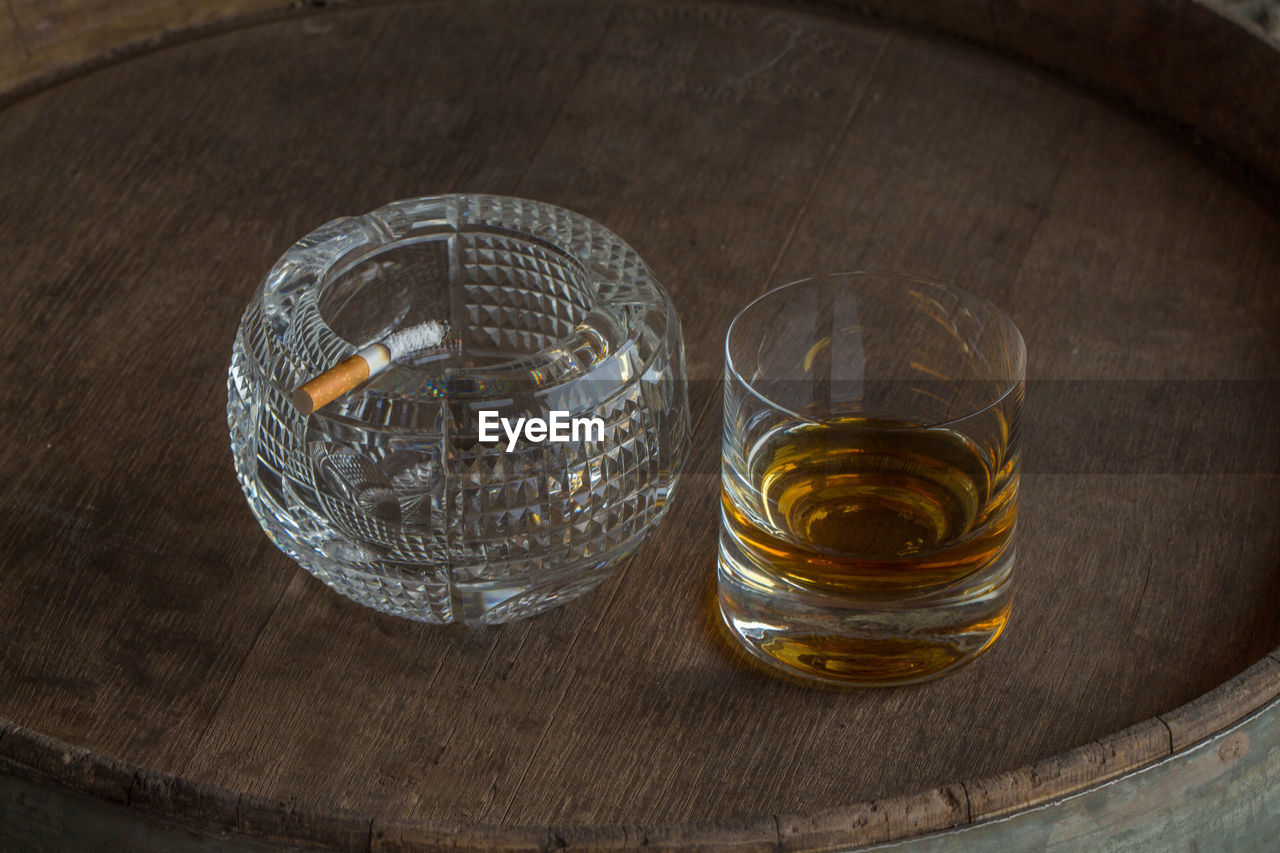 CLOSE-UP OF BEER IN GLASSES