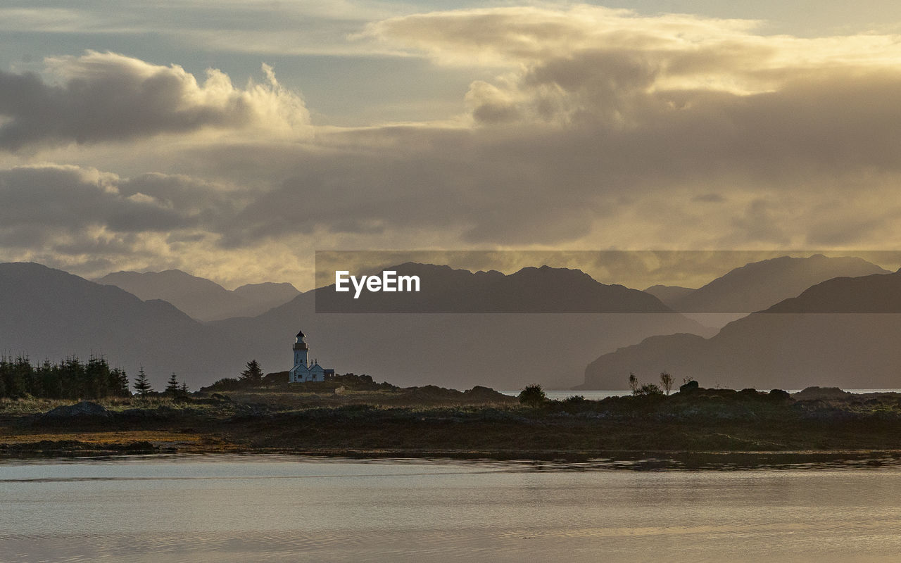 Ornesay island lighthouse 1