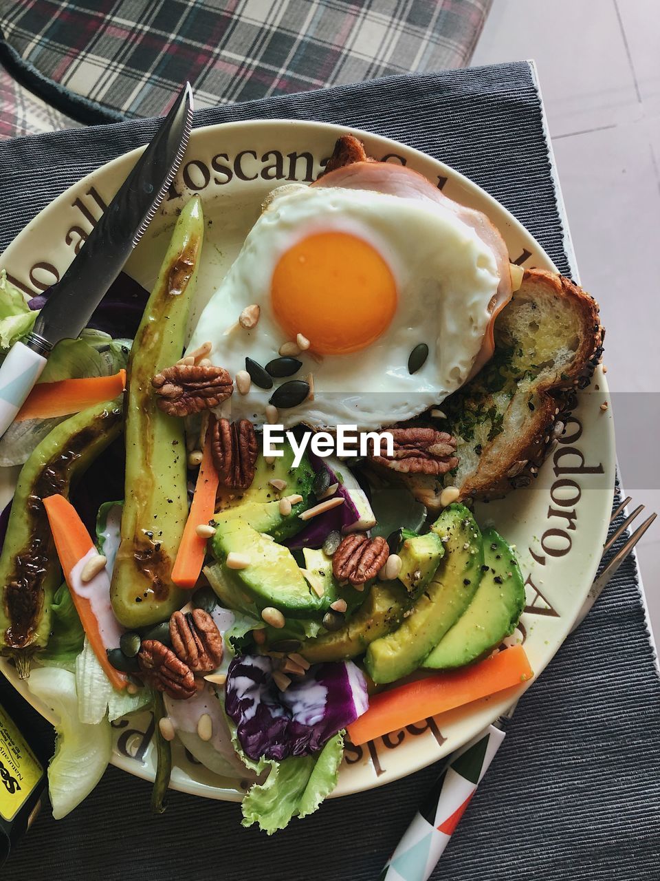 HIGH ANGLE VIEW OF BREAKFAST ON TABLE