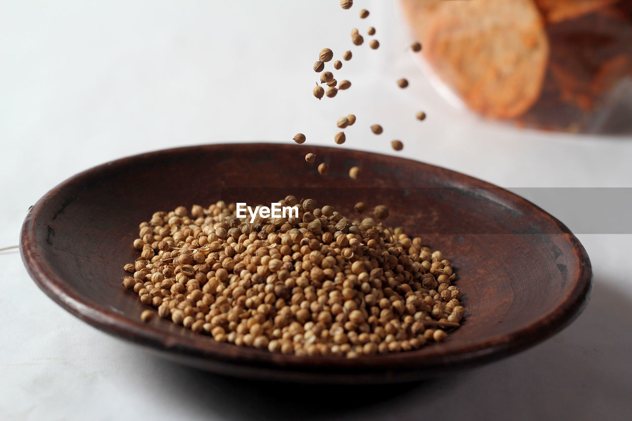 HIGH ANGLE VIEW OF BREAKFAST IN BOWL