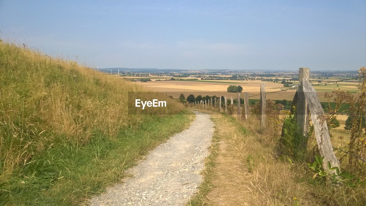 VIEW OF FOOTPATH LEADING TOWARDS MOUNTAIN