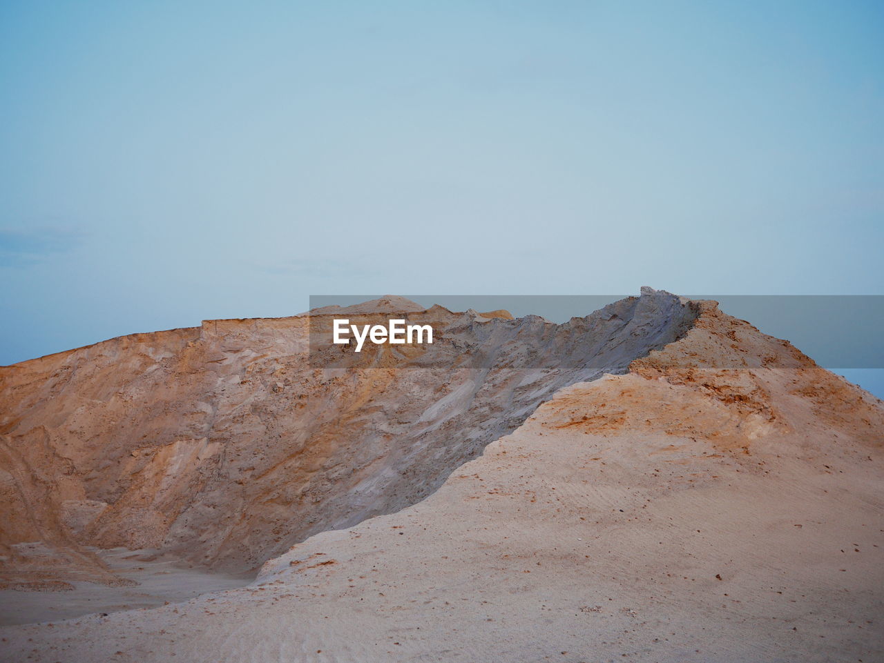 SCENIC VIEW OF MOUNTAIN AGAINST SKY