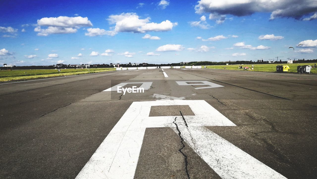 VIEW OF AIRPLANE ON RUNWAY