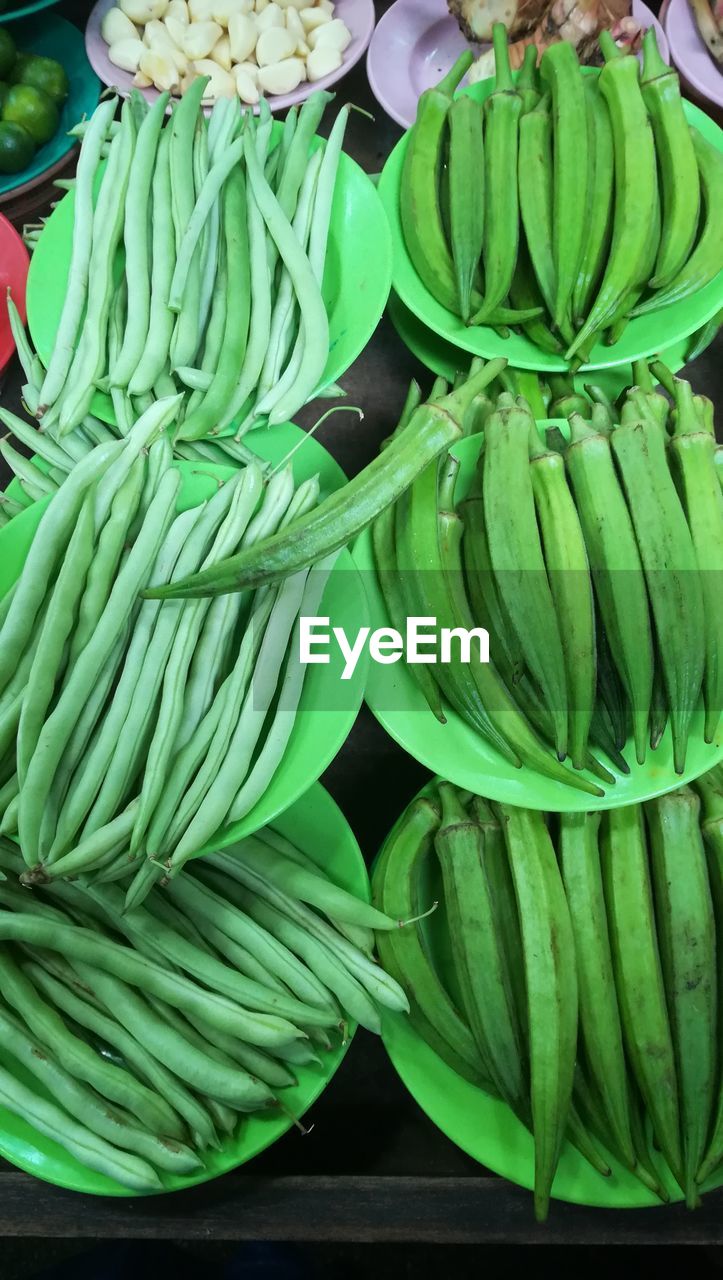 HIGH ANGLE VIEW OF VEGETABLES FOR SALE IN MARKET