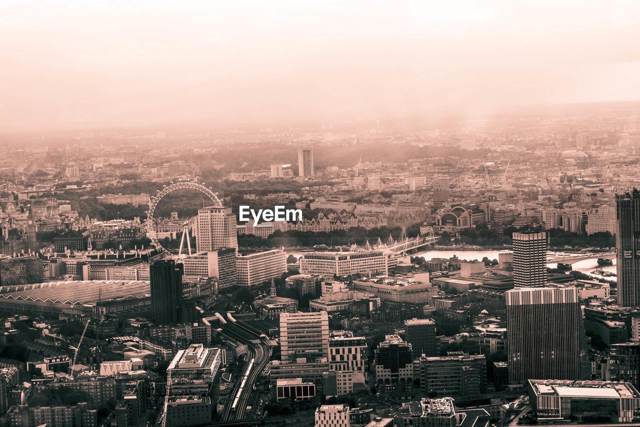 VIEW OF CITYSCAPE AGAINST SKY