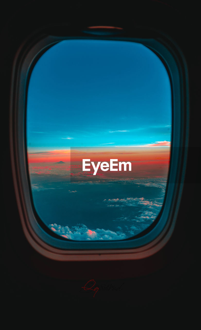 VIEW OF AIRPLANE WINDOW