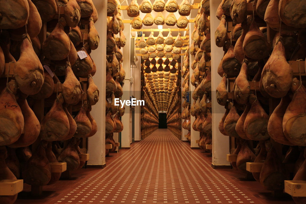 VIEW OF NARROW CORRIDOR OF TEMPLE