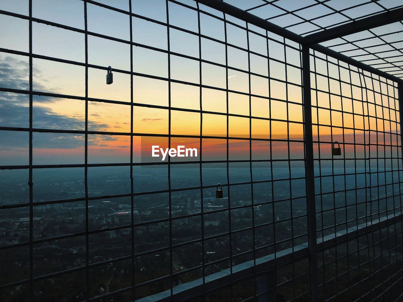 VIEW OF SEA SEEN THROUGH WINDOW