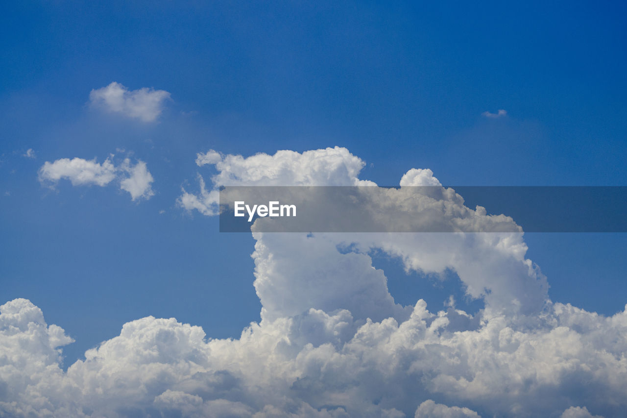 LOW ANGLE VIEW OF CLOUDY SKY