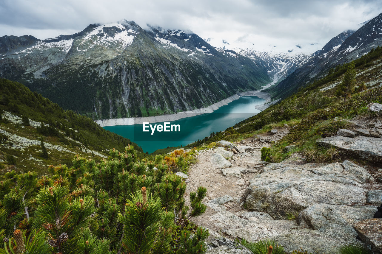 SCENIC VIEW OF SNOWCAPPED MOUNTAIN AGAINST SKY