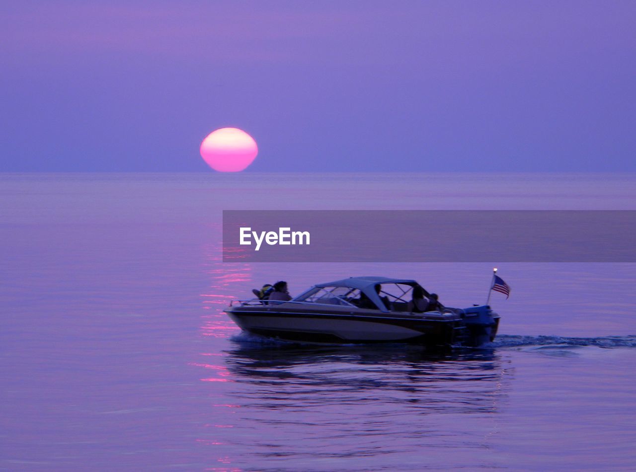 Boat coming into shore lake erie 