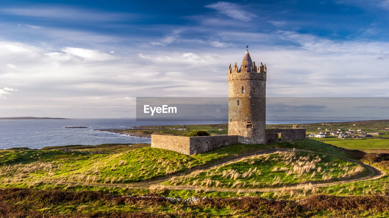 Doonagore castle a round 16th-century tower located near the coastal village of doolin in ireland