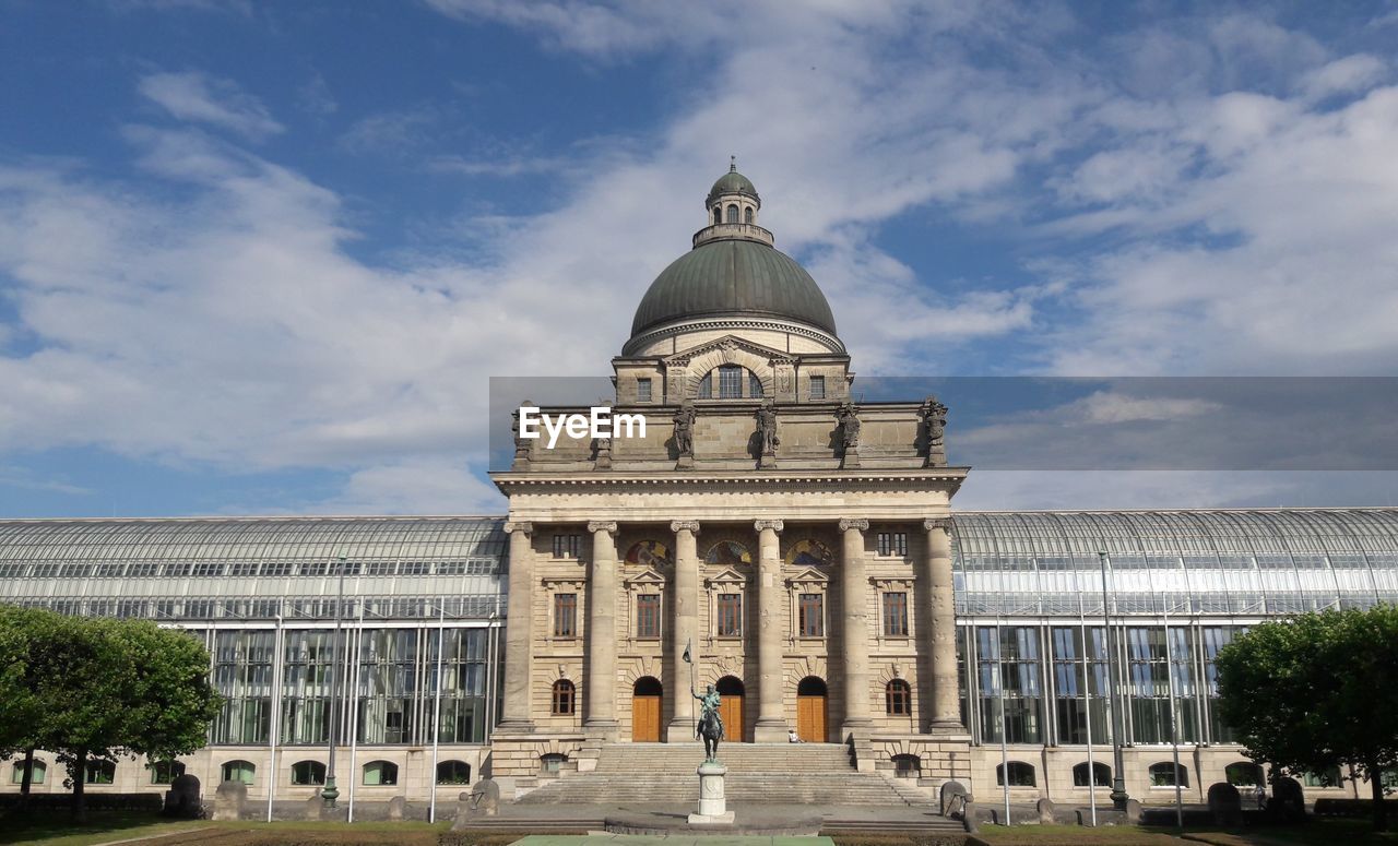 FACADE OF HISTORICAL BUILDING AGAINST SKY