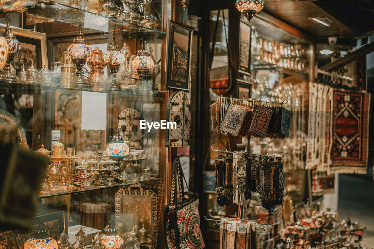 AERIAL VIEW OF MARKET STALL IN STORE