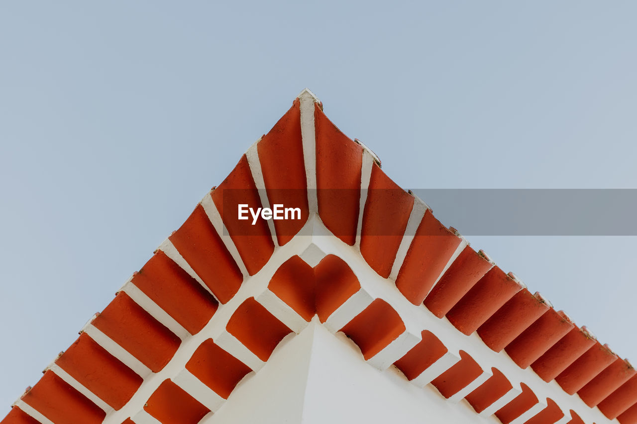 Roof tiles