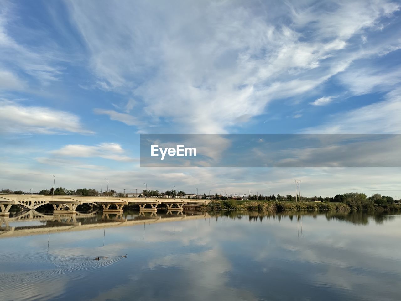 SCENIC VIEW OF RIVER AGAINST SKY