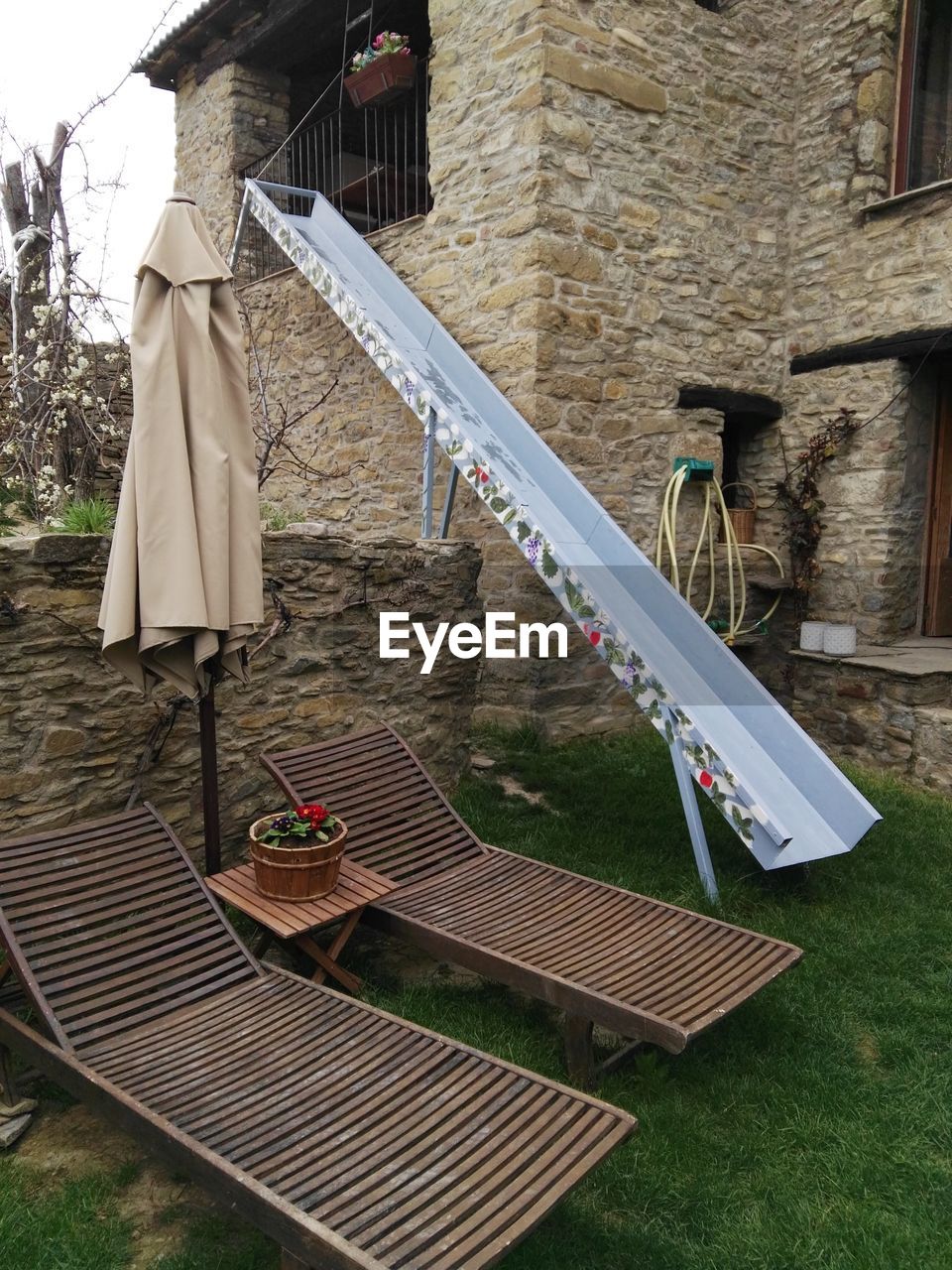 CLOTHES DRYING OUTSIDE BUILDING