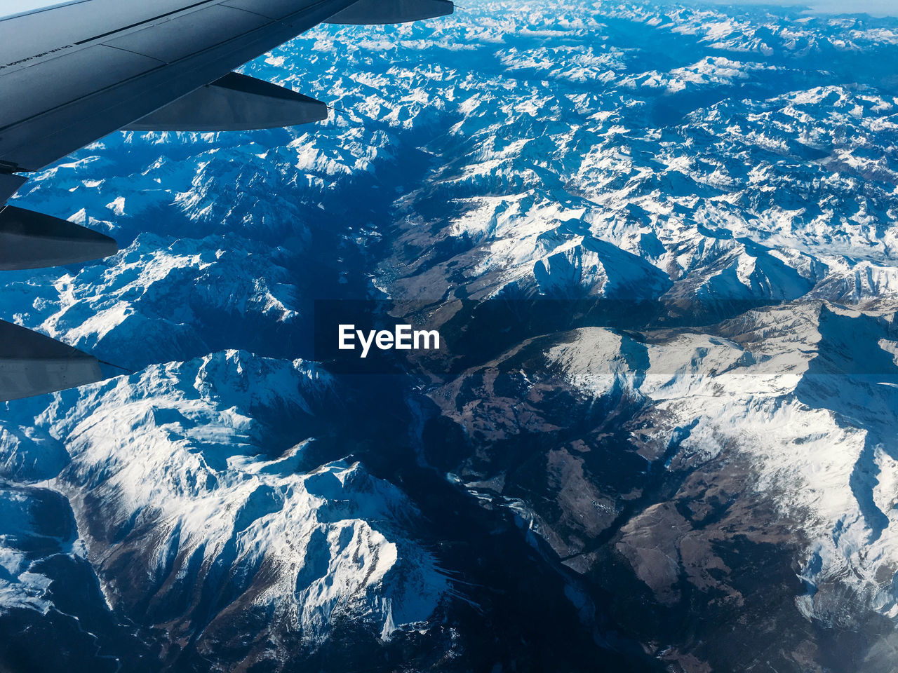 AERIAL VIEW OF SEA FROM AIRPLANE WING