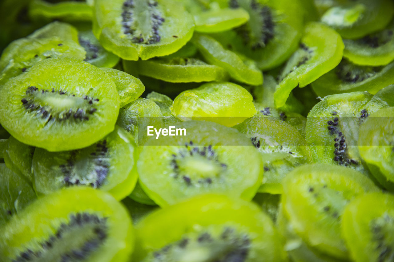 Full frame shot of kiwi slices