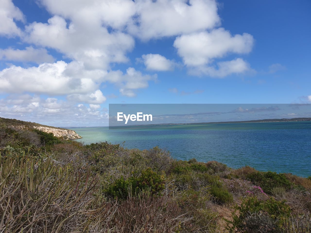 PANORAMIC VIEW OF SEA AGAINST SKY