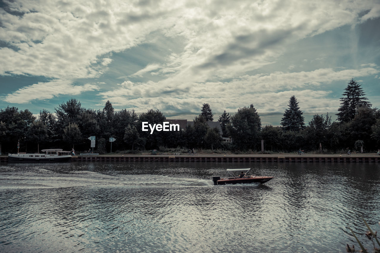 BOATS IN LAKE