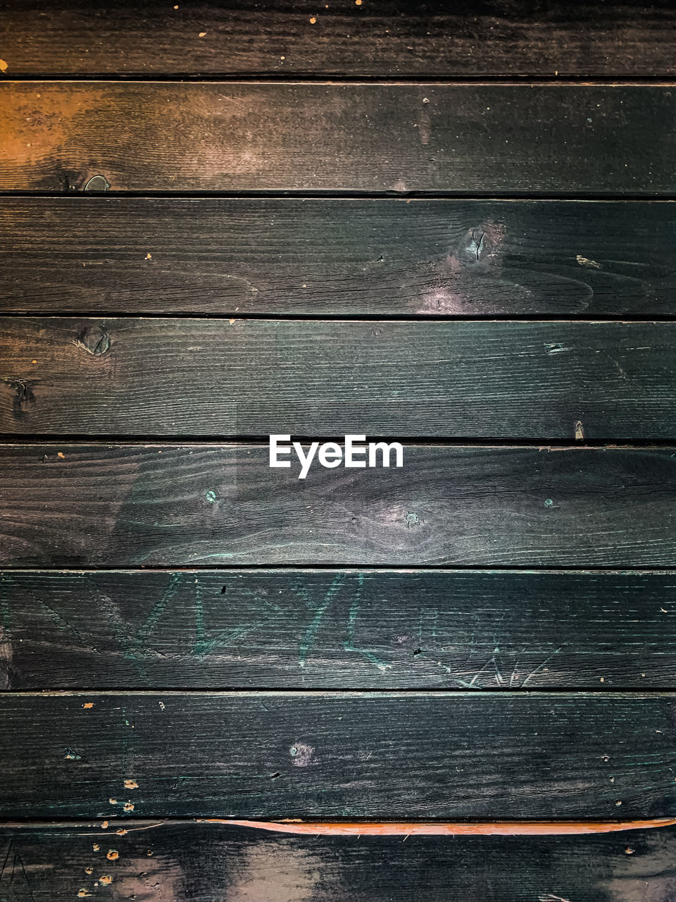 FULL FRAME SHOT OF WOODEN BOARDWALK