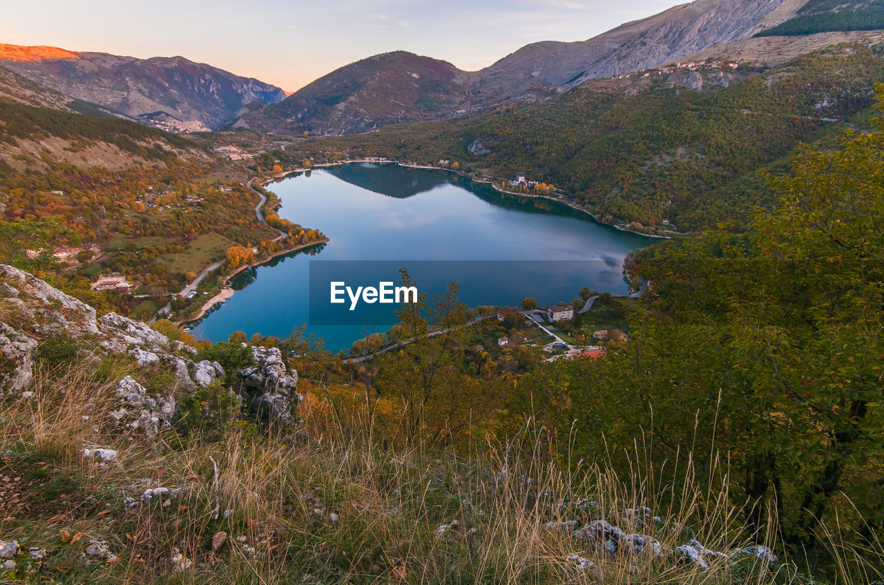 The heart lake in scanno abruzzo mountain lake shaped like a heart in autumn season at sunrise