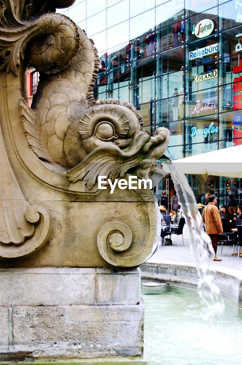 Animal shape water fountain in city