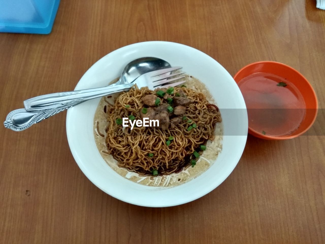 HIGH ANGLE VIEW OF FOOD SERVED ON TABLE