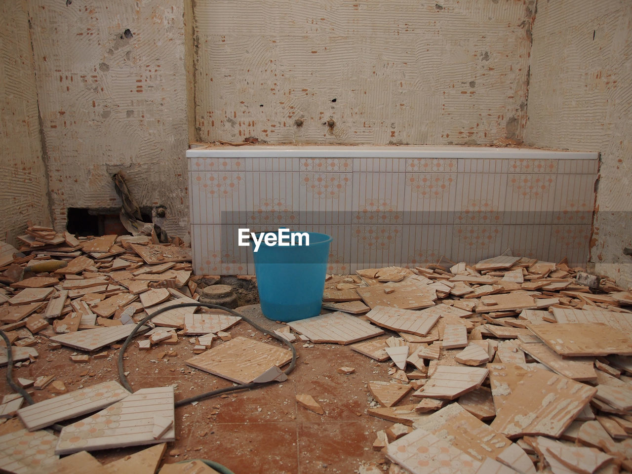 wall, floor, flooring, wood, abandoned, no people, damaged, indoors, wall - building feature, architecture, dirt, messy, broken, ruined, rundown, room, tile, built structure, domestic room, destruction, building, decline, day, deterioration, old, home interior, toilet bowl